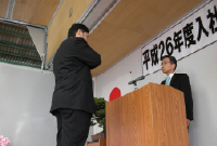 「トラック入社式」を津支店整備工場で挙行いたしました。(5)