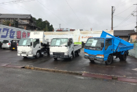 カワセ自動車販売(株)内