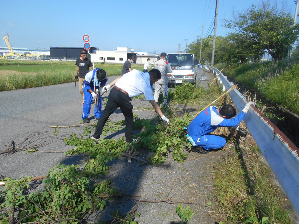 道路草刈りの様子（北勢支店）