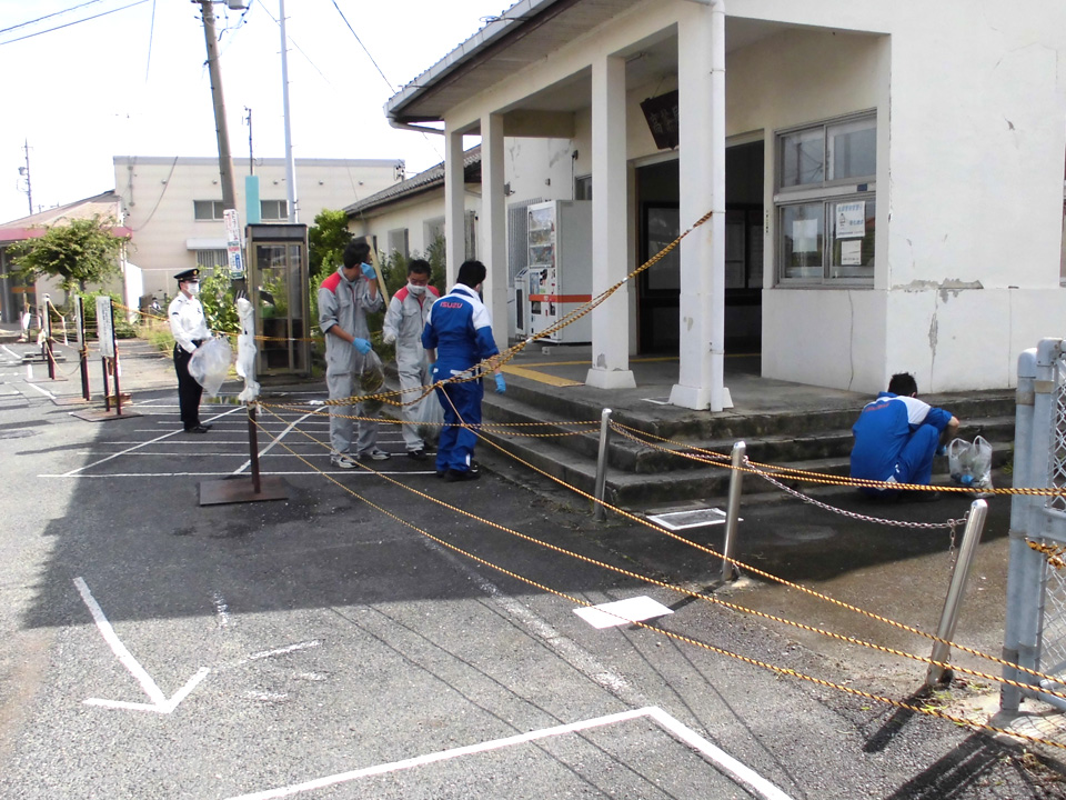 高茶屋駅清掃の様子（津支店）