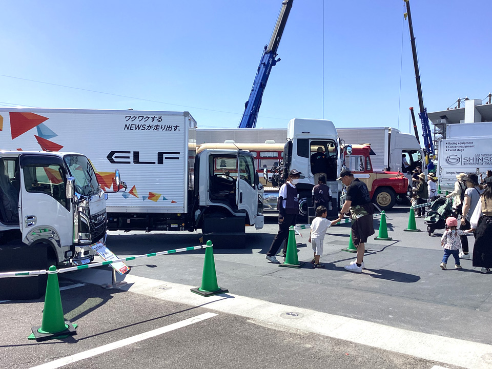 鈴鹿サーキット「働くのりもの大集合」に出展！