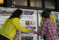 ティッシュ配布１